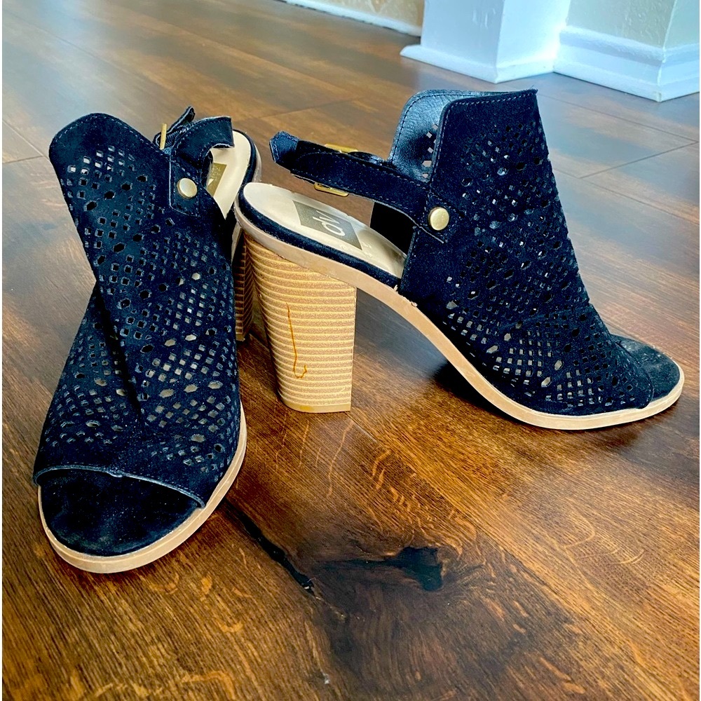 Used DV 8 shoes heels